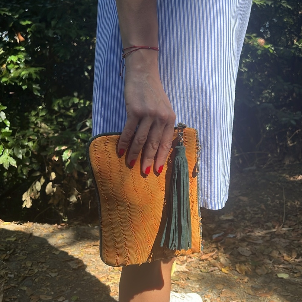 Orange suede green leather pouch - Picture 5 of 13